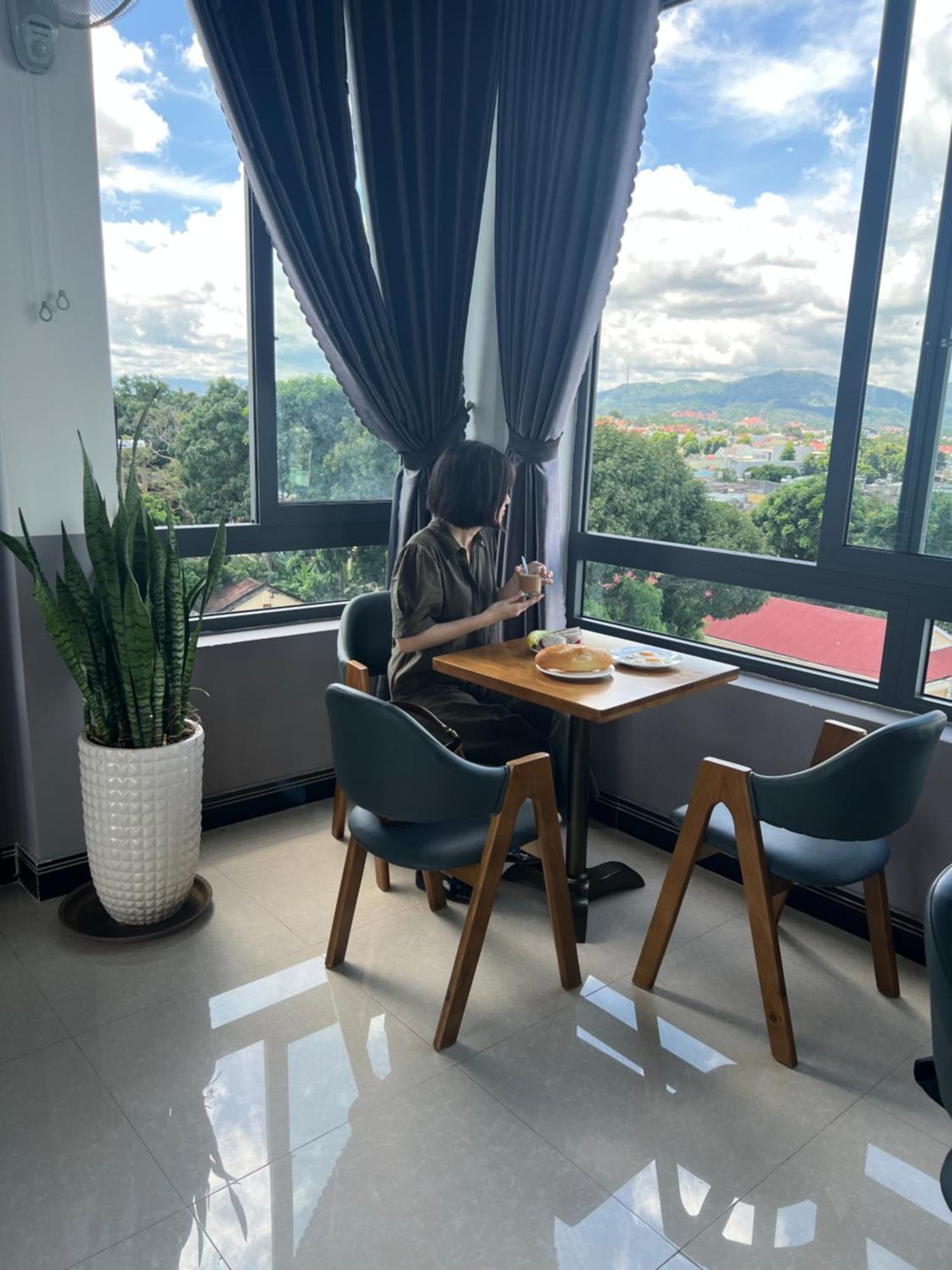 Thanh Thu 1 Hotel Κον Τουμ Εξωτερικό φωτογραφία